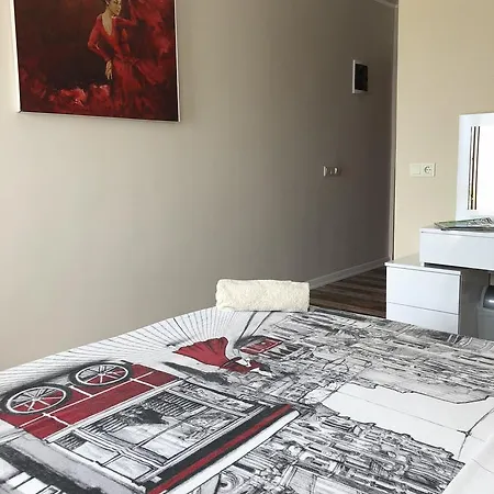 Dream Hotel *