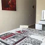 Dream Hotel *